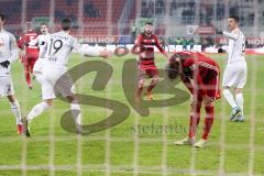 2. Bundesliga - Fußball - FC Ingolstadt 04 - VfL Bochum - Elfmeter für FCI, Stefan Kutschke (20, FCI) verschießt