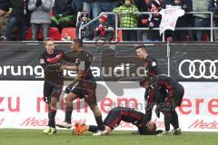 2. Bundesliga - Fußball - FC Ingolstadt 04 - Dynamo Dresden - Tor Jubel 3:2 Sonny Kittel (10, FCI) mit Tobias Schröck (21, FCI) Marvin Matip (34, FCI) Alfredo Morales (6, FCI) Almog Cohen (8, FCI)