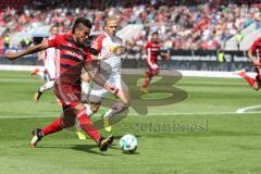 2. Bundesliga - Fußball - FC Ingolstadt 04 - SSV Jahn Regensburg - links Darío Lezcano (11, FCI) flankt zu Sonny Kittel (10, FCI) Tor Ausgleich