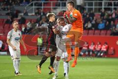 2. Bundesliga - Fußball - FC Ingolstadt 04 - 1. FC Heidenheim - Thomas Pledl (30, FCI) Torwart Kevin Müller (1 HDH) sicher