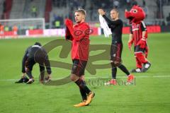 2. Bundesliga - Fußball - FC Ingolstadt 04 - SV Darmstadt 98 - 3:0 - Danke an die Fans Jubel Fahnen Sieg Torschütze Thomas Pledl (30, FCI) und Sonny Kittel (10, FCI)