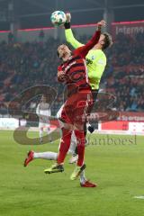 2. Bundesliga - Fußball - FC Ingolstadt 04 - VfL Bochum - Torwart Riemann, Manuel (VfL 1) boixt Ball von Stefan Kutschke (20, FCI) weg