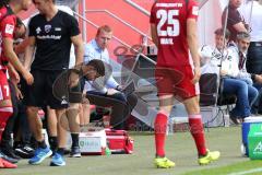 2. Bundesliga - Fußball - FC Ingolstadt 04 - SSV Jahn Regensburg - Spiel ist aus Niederlage 2:4, Cheftrainer Maik Walpurgis (FCI) und Co-Trainer Ovid Hajou (FCI) ratlos auf der Bank