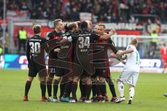 2. Bundesliga - Fußball - FC Ingolstadt 04 - SpVgg Greuther Fürth - Tor Jubel 2:0 Alfredo Morales (6, FCI) mit Marvin Matip (34, FCI) Tobias Schröck (21, FCI) Thomas Pledl (30, FCI) Patrick Ebert (7, FCI) Sonny Kittel (10, FCI) und Uffe Manich Bech (11 Fü