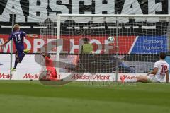 2. BL - Saison 2017/2018 - FC Ingolstadt 04 - FC Erzgebirge Aue - Orjan Nyland (#1 Torwart FCI) bekommt das 0:1 von Köpke Pascal #14 Aue - Roman Bregerie (#18 FCI) am Boden - Foto: Meyer Jürgen