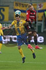 2. BL - Saison 2017/2018 - FC Ingolstadt 04 - Eintracht Braunschweig - Sonny Kittel (#10 FCI) beim Kopfball - Foto: Meyer Jürgen