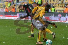 2. BL - Saison 2017/2018 - FC Ingolstadt 04 - Dynamo Dresden - Thomas Pledl (#30 FCI) wird gefoult - Foto: Meyer Jürgen