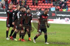 2. Bundesliga - Fußball - FC Ingolstadt 04 - Dynamo Dresden - Sonny Kittel (10, FCI) gibt Ball an Almog Cohen (8, FCI) der zum 4:2 trifft Tor Jubel Sieg, Marvin Matip (34, FCI) Tobias Schröck (21, FCI) Christian Träsch (28, FCI) Hauke Wahl (25, FCI)