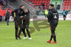 2. Bundesliga - Fußball - FC Ingolstadt 04 - Fortuna Düsseldorf - Sieg Jubel Cheftrainer Stefan Leitl (FCI) nimmt Co-Trainer Andre Mijatovic (FCI) mit zu den Fans