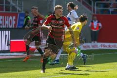 2. BL - Saison 2017/2018 - FC Ingolstadt 04 - Arminia Bielefeld - Robert Leipertz (#13 FCI) mit dem 2:1 Führungstreffer jubel - Stefan Ortega Morena (Torwart #1 Bielefeld) - Foto: Meyer Jürgen