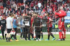 2. Bundesliga - Fußball - FC Ingolstadt 04 - 1. FC Nürnberg - Spiel ist aus Unentschieden Remis 1:1 enttäuschte Gesichter mitte Cheftrainer Stefan Leitl (FCI) geht vom Platz