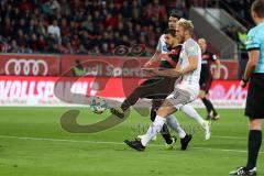 2. Bundesliga - Fußball - FC Ingolstadt 04 - 1. FC Heidenheim - mitte Almog Cohen (8, FCI)  torschuß Sebastian Griesbeck (18 HDH) behindert ihn