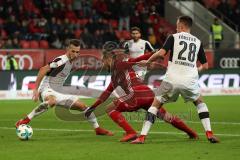 2. Bundesliga - Fußball - FC Ingolstadt 04 - SV Sandhausen - mitte Darío Lezcano (11, FCI) im Angriff rechts Philipp Förster (28 SV)
