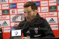 2. Bundesliga - Fußball - FC Ingolstadt 04 - Dynamo Dresden - Pressekonferenz nach dem Spiel Cheftrainer Stefan Leitl (FCI)