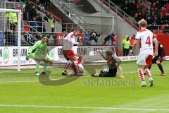 2. BL - Saison 2017/2018 - FC Ingolstadt 04 - Fortuna Düsseldorf - Stefan Kutschke (#20 FCI) - Marcel Sobotta (#31 Düsseldorf) - Raphael Wolf Torwart (30 Düsseldorf) - Foto: Meyer Jürgen