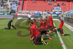 2. BL - Saison 2017/2018 - FC Ingolstadt 04 - Arminia Bielefeld - Die Spieler vor dem Spiel beim warm machen - Foto: Meyer Jürgen