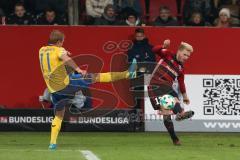 2. BL - Saison 2017/2018 - FC Ingolstadt 04 - Eintracht Braunschweig - Robert Leipertz (#13 FCI) - Jan Hochscheidt (#11 Braunschweig) - Foto: Meyer Jürgen