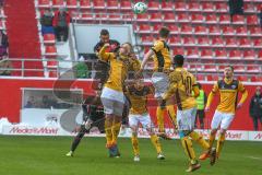 2. BL - Saison 2017/2018 - FC Ingolstadt 04 - Dynamo Dresden - Benedikt Kohl (#34 ERCI) beim Kopfball - Foto: Meyer Jürgen