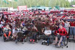 2. Bundesliga - Fußball - FC Ingolstadt 04 - 1. FC Kaiserslautern - Saisonabschiedsfeier nach dem Spiel, Fans Jubel Fahnen Schals Spruchband Rollstuhlfahrer