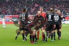 2. Bundesliga - Fußball - FC Ingolstadt 04 - SpVgg Greuther Fürth - Tor Jubel 3:0 durch Thomas Pledl (30, FCI) mit Moritz Hartmann (9, FCI) Patrick Ebert (7, FCI) Marvin Matip (34, FCI) Sonny Kittel (10, FCI) Tobias Levels (3, FCI) Torwart Örjan Haskjard 