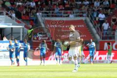 2. Bundesliga - Fußball - FC Ingolstadt 04 - Holstein Kiel - Tor für Kiel, Robert Leipertz (13, FCI) Ball zum Abstoß