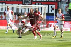 2. Bundesliga - Fußball - FC Ingolstadt 04 - 1. FC Kaiserslautern - Angriff Moritz Hartmann (9, FCI) Marcel Correia (19 Kaiserslautern)