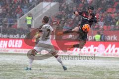 2. Bundesliga - Fußball - FC Ingolstadt 04 - FC St. Pauli - Nehrig, Bernd (7 Pauli) holt Christian Träsch (28, FCI) spektakulär von den Beinen