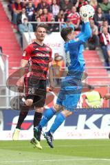 2. Bundesliga - Fußball - FC Ingolstadt 04 - 1. FC Nürnberg - Stefan Kutschke (20, FCI) kommt zu spät Torwart Fabian Bredlow (24 FCN)