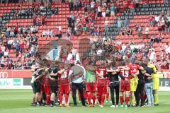 2. Bundesliga - Fußball - FC Ingolstadt 04 - 1. FC Kaiserslautern - Besprechung nach dem Spiel auf dem Platz