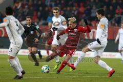 2. Bundesliga - Fußball - FC Ingolstadt 04 - VfL Bochum - mitte Thomas Pledl (30, FCI) links Danilo Soares (VfL 3) rechts Hoogland, Tim (VfL 2)