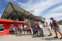 2. Bundesliga - Fußball - FC Ingolstadt 04 - 1. FC Union Berlin - 0:1 - Audi Sportpark vor dem Spiel - Schlangen am Eingang und Kasse