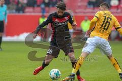 2. BL - Saison 2017/2018 - FC Ingolstadt 04 - Dynamo Dresden - Christian Träsch (#28 FCI) - Philip Heise (#16 Dresden) - Foto: Meyer Jürgen