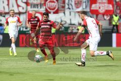 2. Bundesliga - Fußball - FC Ingolstadt 04 - SSV Jahn Regensburg - Almog Cohen (8, FCI) Benedikt Gimber (5 Jahn)