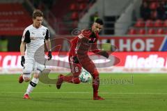 2. Bundesliga - Fußball - FC Ingolstadt 04 - SV Sandhausen - Linsmayer, Denis (6 SV) und Alfredo Morales (6, FCI) im Zweikampf