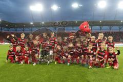 2. Bundesliga - Fußball - FC Ingolstadt 04 - 1. FC Heidenheim - Fußball Kids Einlaufkids mit Maskottchen Schanzi