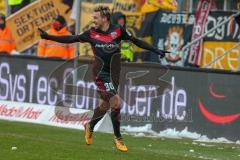 2. BL - Saison 2017/2018 - FC Ingolstadt 04 - Dynamo Dresden - Thomas Pledl (#30 FCI) trifft zum 1:0 Führungstreffer - Philip Heise (#16 Dresden) - jubel - Markus Schubert Torwart(#1 Dresden) - Foto: Meyer Jürgen