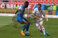 2. BL - Saison 2017/2018 - FC Ingolstadt 04 - Holstein Kiel - Marcel Gaus (#19 FCI) - Schindler Kingsley #27 Kiel blau - Foto: Meyer Jürgen