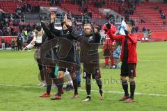2. Bundesliga - Fußball - FC Ingolstadt 04 - Fortuna Düsseldorf - Sieg Jubel Mannschaft bedankt sich bei den Fans Kurve Hauke Wahl (25, FCI) Torwart Örjan Haskjard Nyland (1, FCI) Stefan Lex (14, FCI)