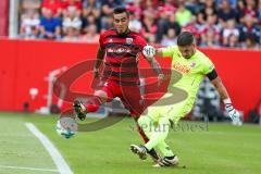 2. BL - Saison 2017/2018 - FC Ingolstadt 04 - SSV Jahn Regensburg - Dario Lezcano (#11 FCI) - Philipp Pentke (#1 Torwart Regensburg) - Foto: Meyer Jürgen