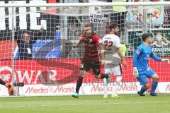 2. Bundesliga - Fußball - FC Ingolstadt 04 - 1. FC Nürnberg - Tor 1:0 Jubel Robert Leipertz (13, FCI), Torwart Fabian Bredlow (24 FCN) Enrico Valentini (22 FCN)