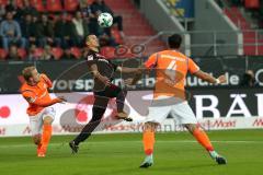 2. Bundesliga - Fußball - FC Ingolstadt 04 - SV Darmstadt 98 - Fabian Holland (32 Darmstadt) Alfredo Morales (6, FCI) Aytac Sulu (4 Darmstadt)