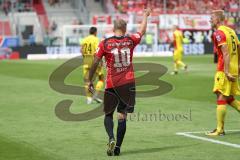 2. Bundesliga - Fußball - FC Ingolstadt 04 - 1. FC Union Berlin - 0:1 - Sonny Kittel (10, FCI) bedankt sich