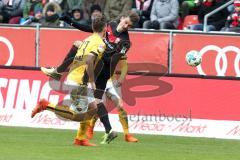 2. Bundesliga - Fußball - FC Ingolstadt 04 - Dynamo Dresden - Zweikampf Stefan Kutschke (20, FCI) Florian Ballas (23 Dresden)