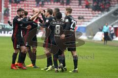 2. Bundesliga - Fußball - FC Ingolstadt 04 - Dynamo Dresden - Tobias Schröck (21, FCI) trifft zum 2:0 Tor Jubel mit Tobias Levels (3, FCI) Christian Träsch (28, FCI) Almog Cohen (8, FCI)