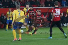 2. BL - Saison 2017/2018 - FC Ingolstadt 04 - Eintracht Braunschweig - Thomas Pledl (#30 FCI) mit einem Schuss auf das Tor - Foto: Meyer Jürgen