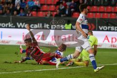 2. BL - Saison 2017/2018 - FC Ingolstadt 04 - MSV Duisburg - Dario Lezcano (#11 FCI) - Mark Flekken Torwart (#1 Duisburg) - Nico Klotz (#19 Duisburg) - Foto: Meyer Jürgen