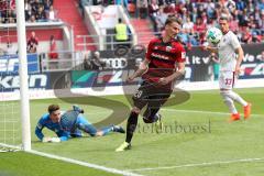 2. Bundesliga - Fußball - FC Ingolstadt 04 - 1. FC Nürnberg - Torwart Fabian Bredlow (24 FCN) Stefan Kutschke (20, FCI) Georg Margreitter (33 FCN)