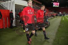 2. BL - Saison 2017/2018 - FC Ingolstadt 04 - Eintracht Braunschweig - Robert Leipertz (#13 FCI) und Marcel Gaus (#19 FCI) beim einlaufen zum aufwärmen - Foto: Meyer Jürgen