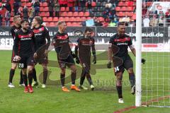 2. Bundesliga - Fußball - FC Ingolstadt 04 - Dynamo Dresden - Sonny Kittel (10, FCI) gibt Ball an Almog Cohen (8, FCI) der zum 4:2 trifft Tor Jubel Sieg, Tobias Schröck (21, FCI) Christian Träsch (28, FCI) Hauke Wahl (25, FCI), Marvin Matip (34, FCI) trit