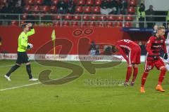 2. BL - Saison 2017/2018 - FC Ingolstadt 04 - VFL Bochum - Stefan Kutschke (#20 FCI) verschiesst einen Strafstoss - Elfmeter - Manuel Riemann Torwart (#1 Bochum) hält den Ball sicher - enttäuscht - Foto: Meyer Jürgen